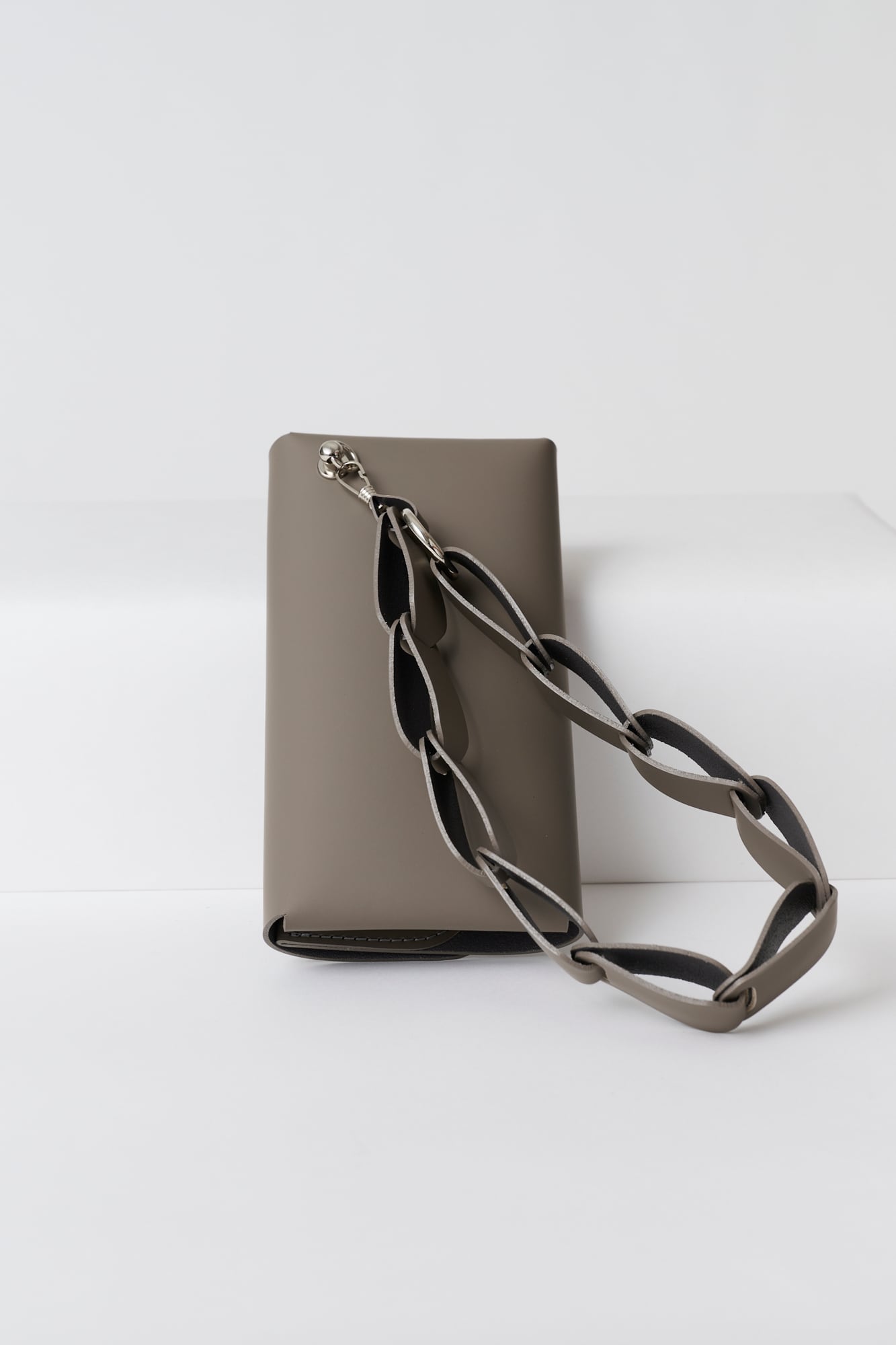 Leather Chain Long Wallet / 牛革 / U742-A60-702 | UJOH ― UJOH