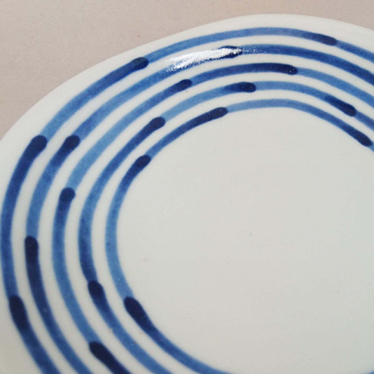 【アウトレット】波佐見焼　変型皿（中）和染ライン　99-021