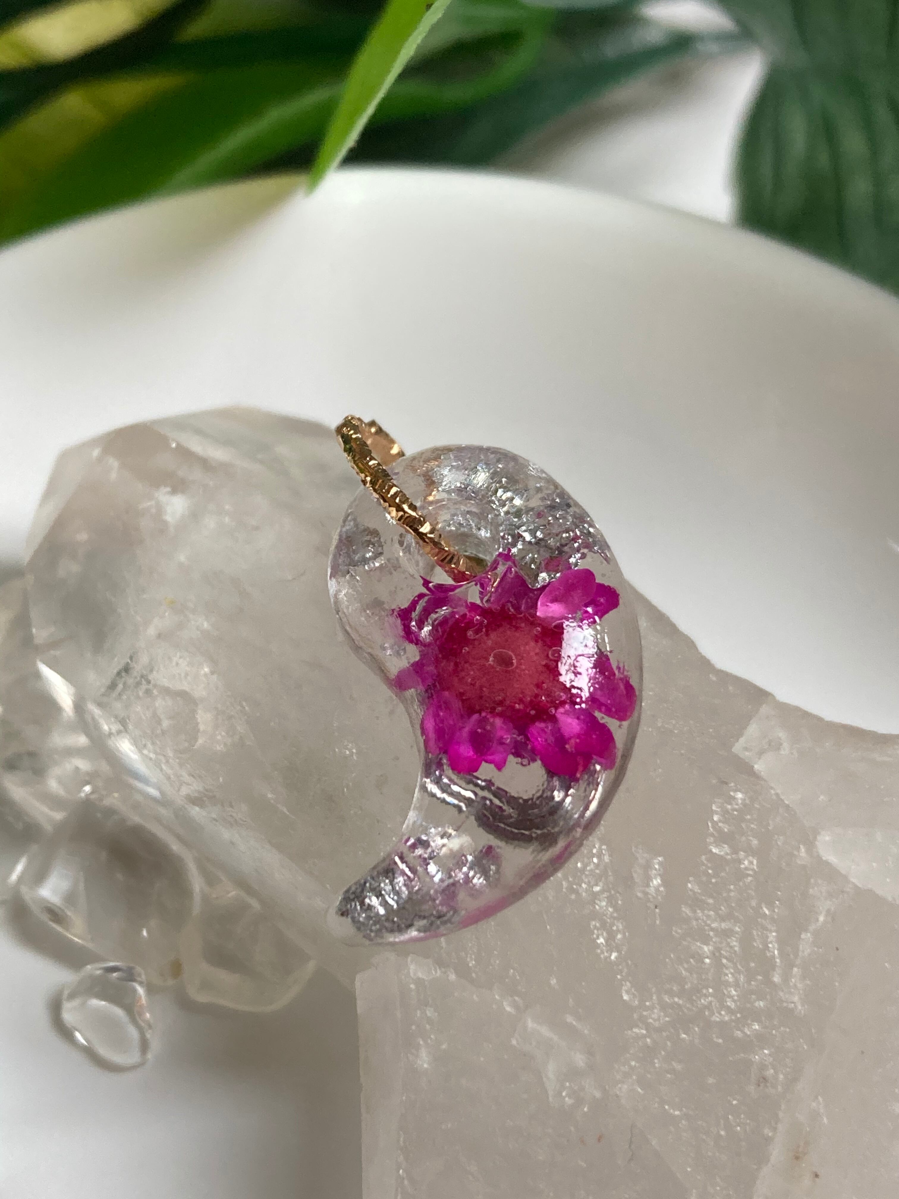 オルゴナイト｜勾玉入り！ラピスラズリ、ギベオンなどを使った厄除