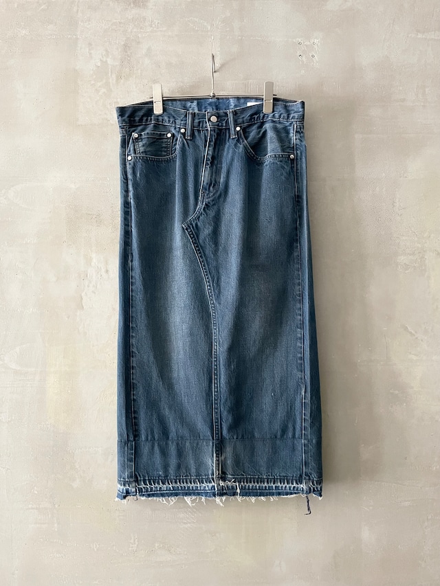 TrAnsference reconstructed buggy denim skirt - indigo