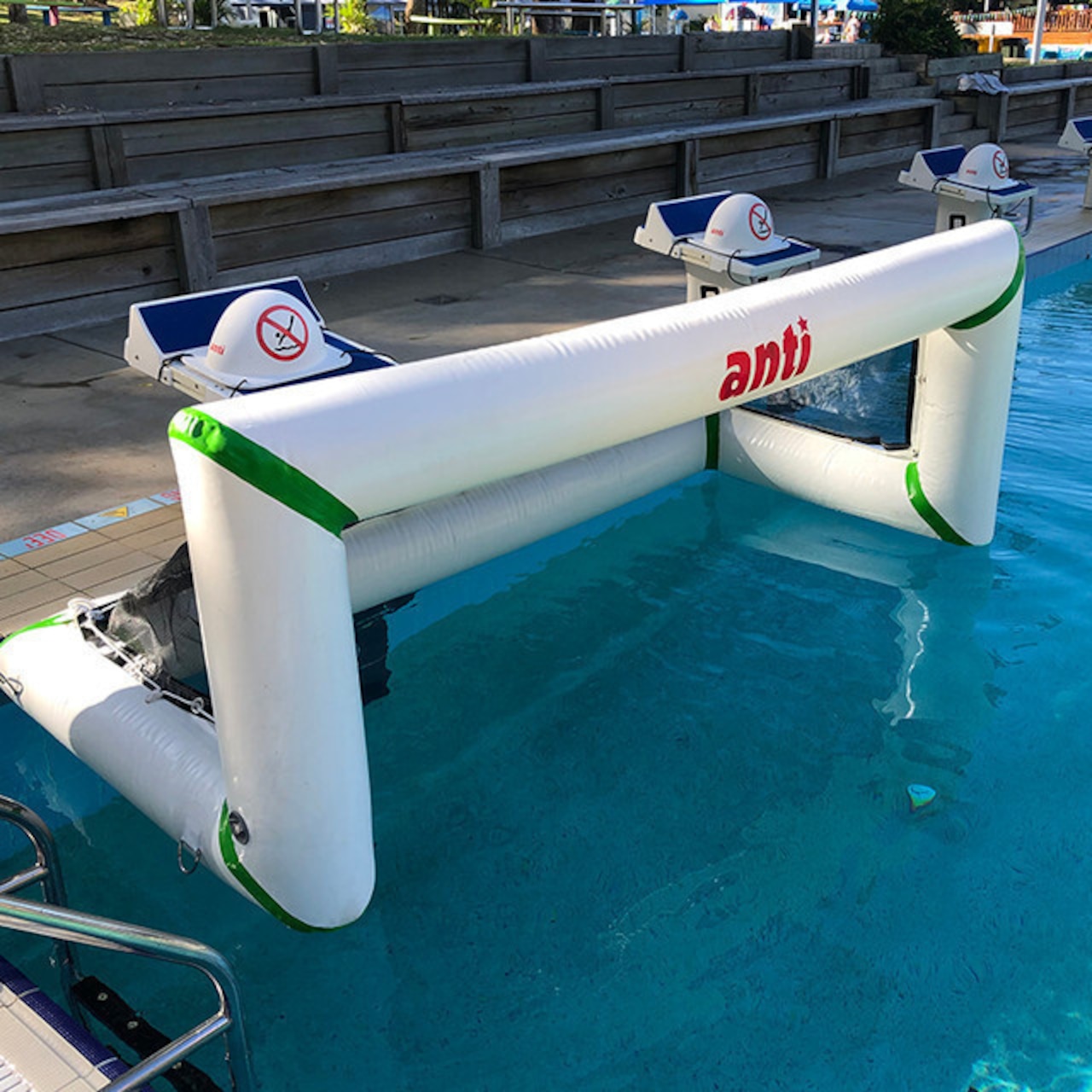 ANTI WAVE 10U Inflatable Goal
