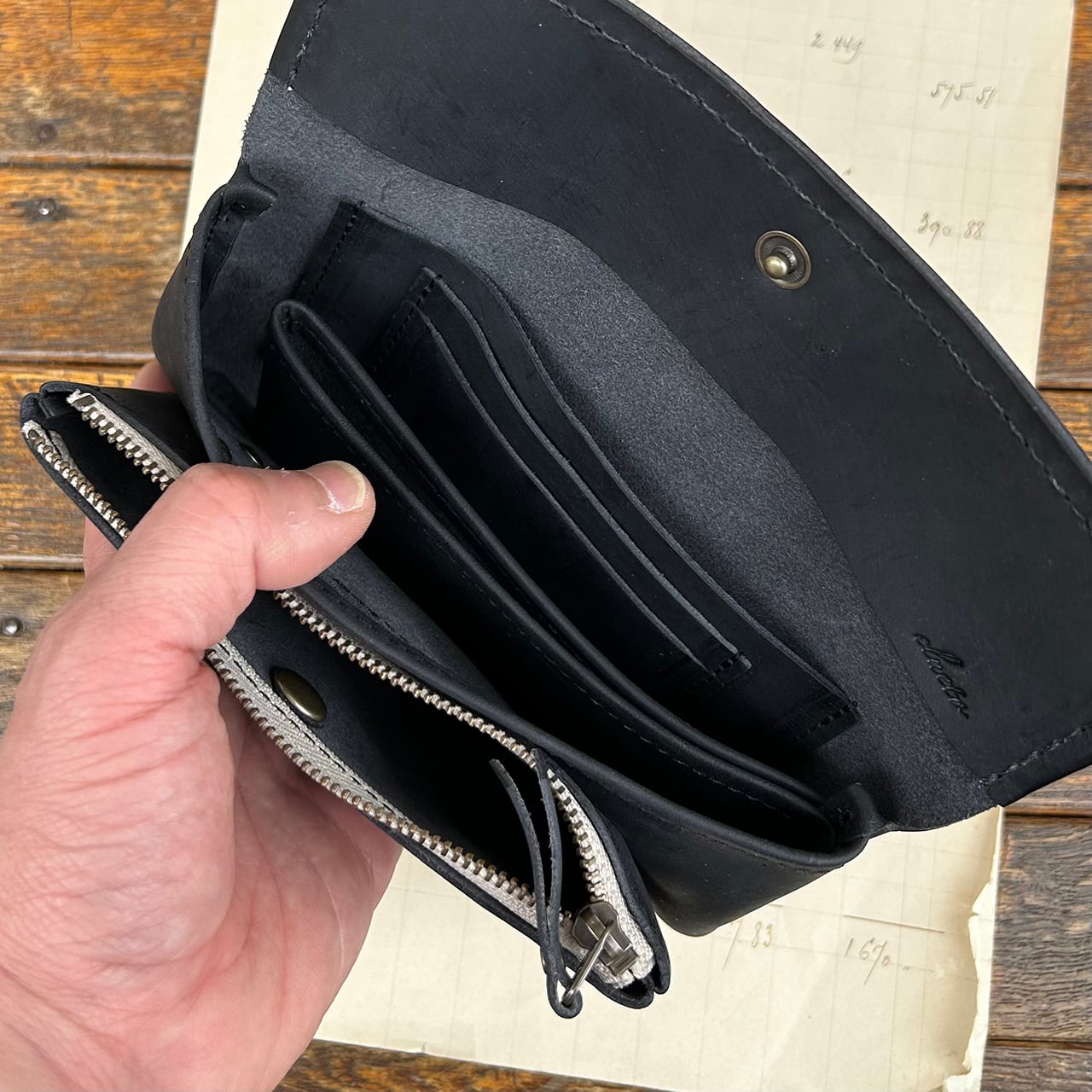 144ミドル トラッカーウォレット 国産タンニン鞣しヌメ革【ブラック】 144ミドル トラッカーウォレット 国産タンニン鞣しヌメ革【ブラック】