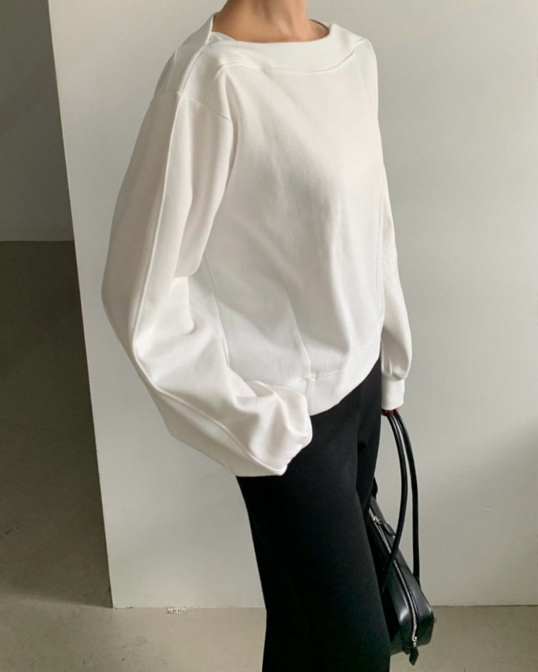 ボートネック ボリュームスリーブプルオーバー