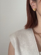 ハートプレートピアス