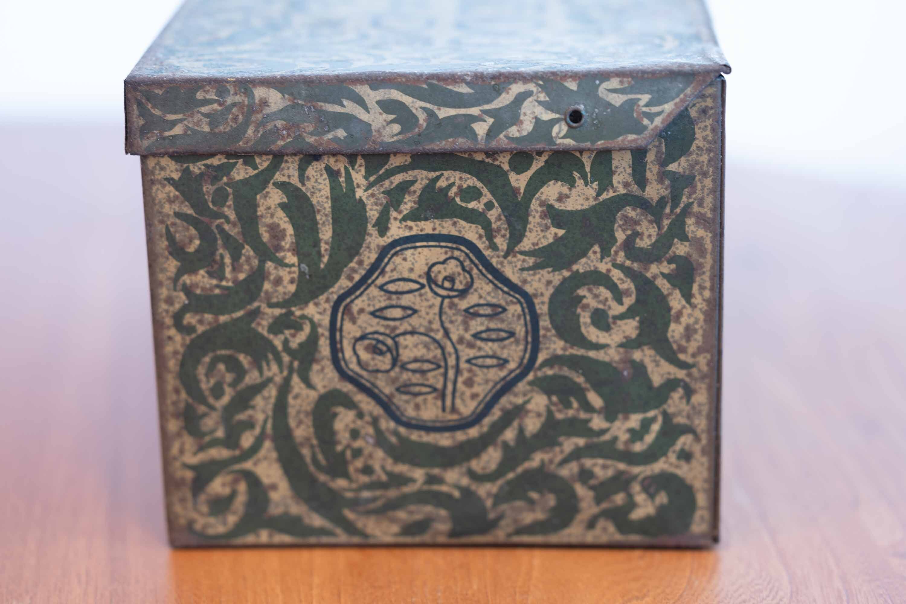 1926年 資生堂石鹼美術罐（寺島工場落成広告/ブリキ缶) ティン缶 資生堂 販売用の石鹸入れ 什器 寺島工場全景 大正期 | a4bwiinblad