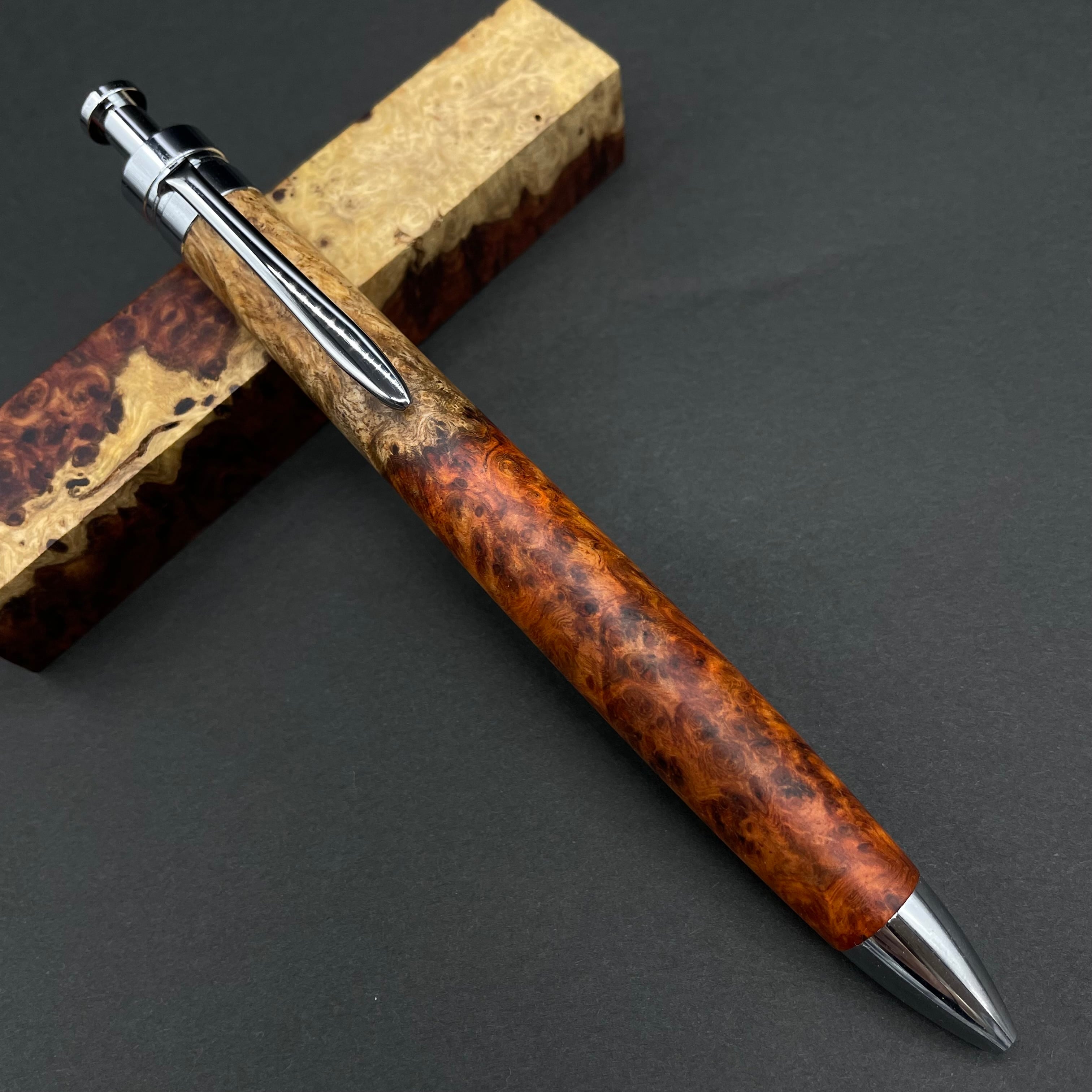 【美しい紅白本花梨瘤】三神ボール1000金具　木軸　手作り　木のボールペン 富士瘤 Craft