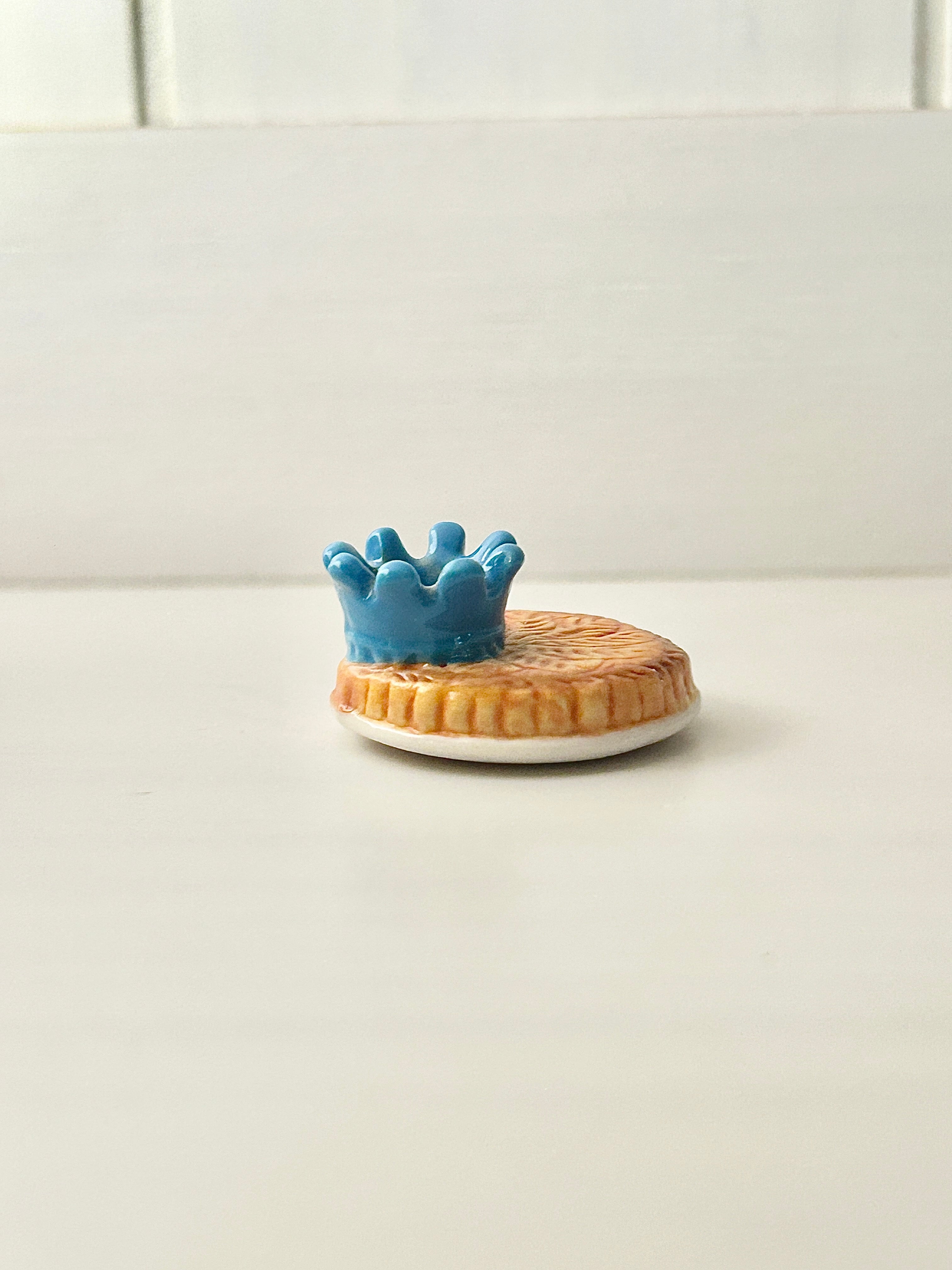 王冠のガレット・デ・ロワ フェーブ フェーヴ フランス製 ミニチュア