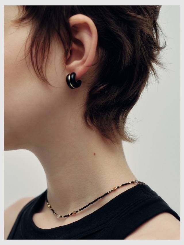 Pierce -Black/White-
