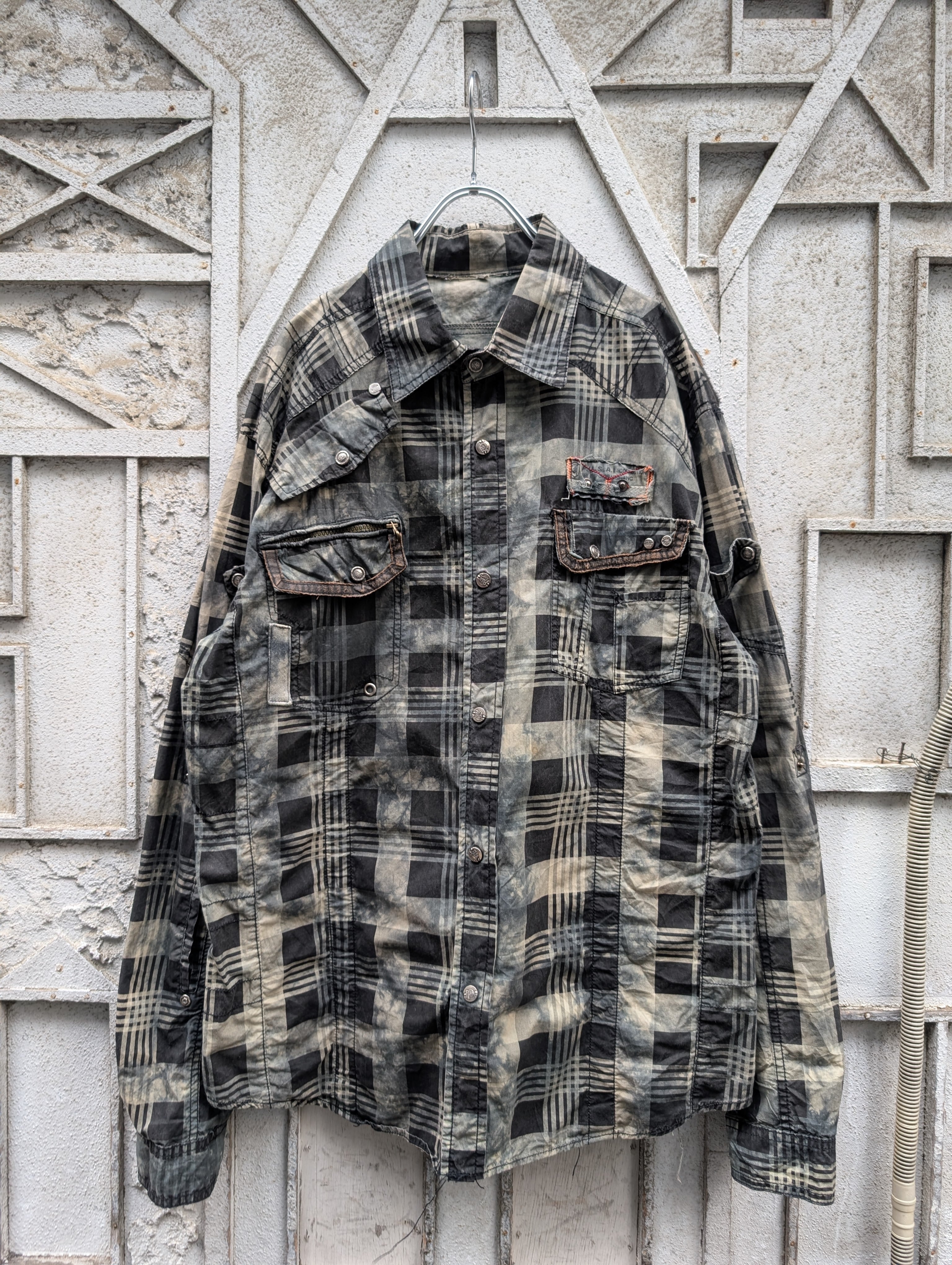 "GRUNGE" fade gimmick shirt