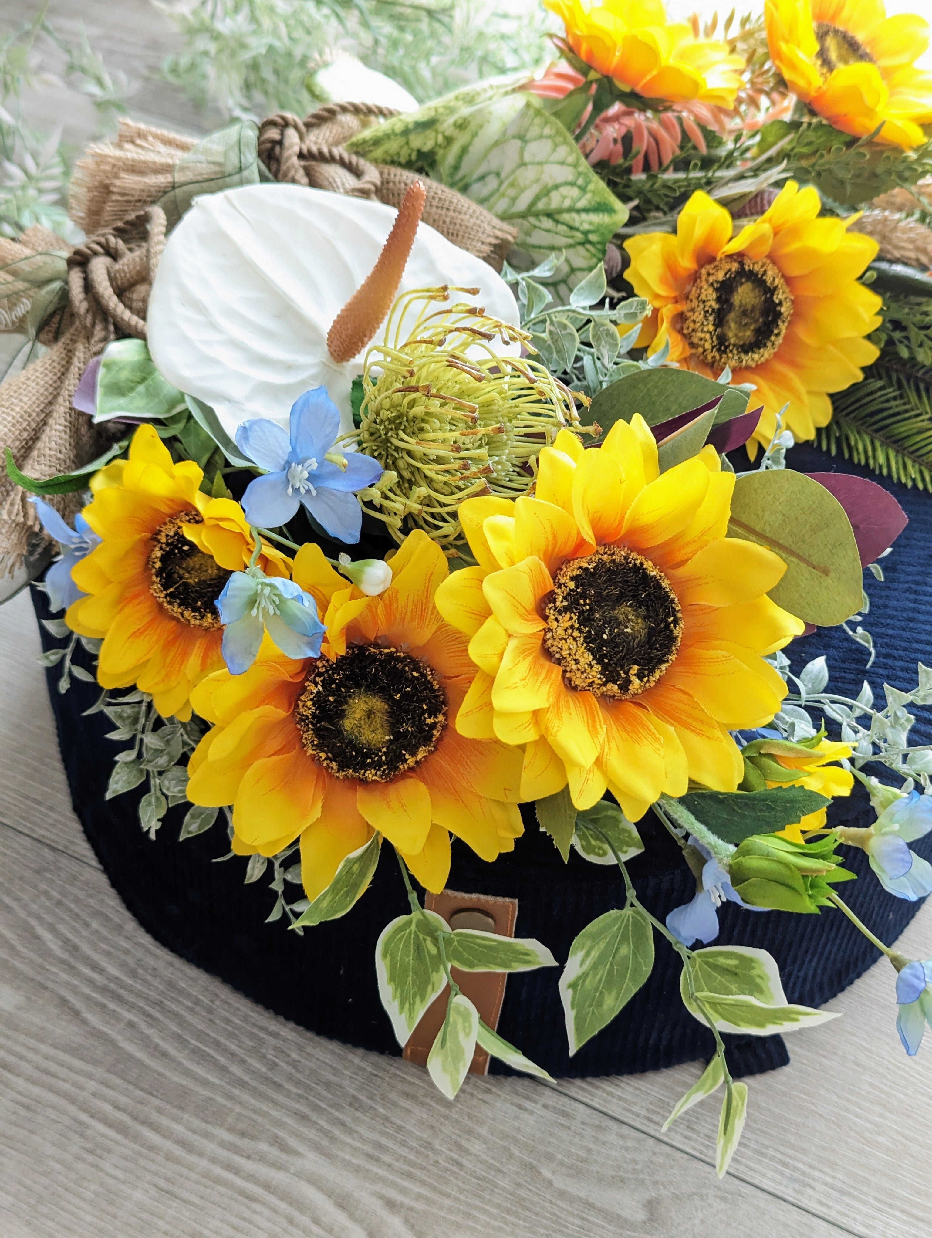 SALE】ひまわりの夏スワッグ～ひまわり×デルフィニウム×アンスリウム