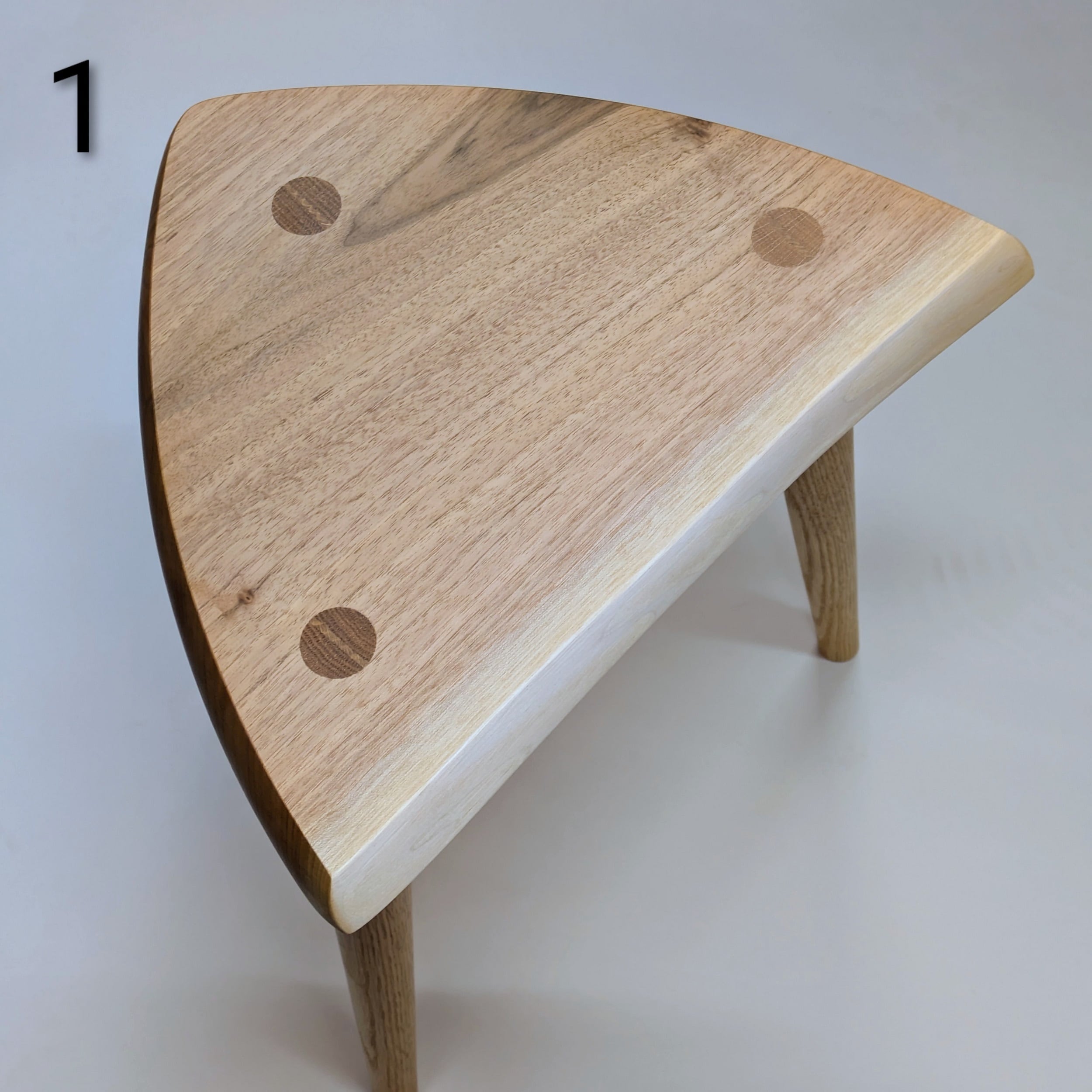 三角スツール SANKAKU [ triangle ] stool | 飛騨高山 家具工房雉子舎
