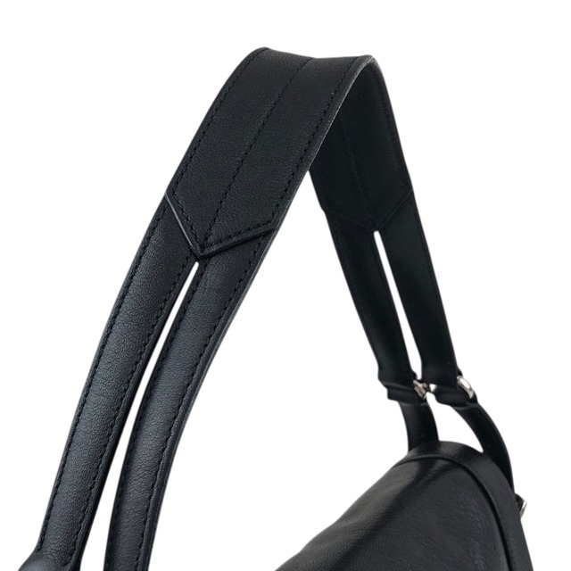 LOEWE ロエベ ショルダーバッグ ブラック アナグラム レザー スタッズ vintage ヴィンテージ オールド nw22j6