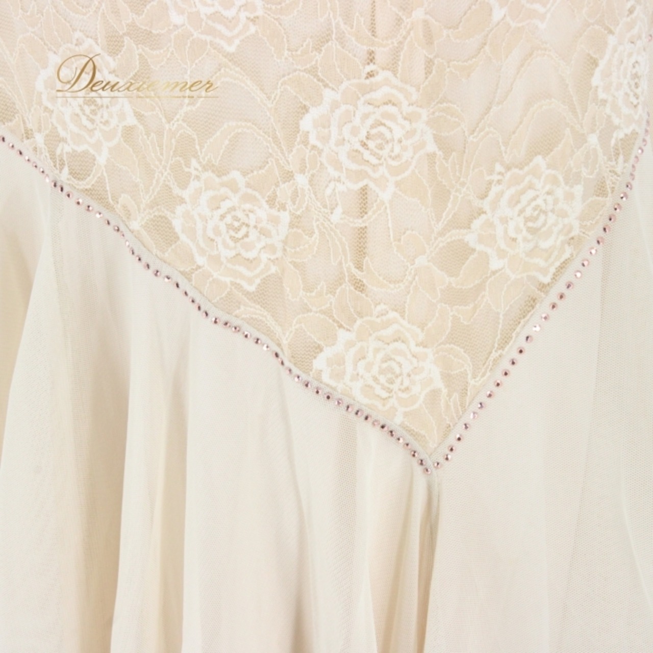 社交ダンス 衣装 スタンダード スカート レッスンウェア オフホワイト系 アイボリー クリーム色 ICHIOKU イチオク 花柄 レース シンプル フェミニン エレガント おしゃれ ダンスウェア トレーニング コスチューム 結婚式 パーティー 伸縮性 お花 レース装飾 女性用 高品質 軽やか 素敵 シンプルデザイン 丈夫 洗濯可 セクシー