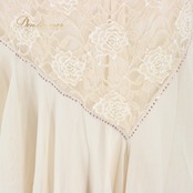 社交ダンス 衣装 スタンダード スカート レッスンウェア オフホワイト系 アイボリー クリーム色 ICHIOKU イチオク 花柄 レース シンプル フェミニン エレガント おしゃれ ダンスウェア トレーニング コスチューム 結婚式 パーティー 伸縮性 お花 レース装飾 女性用 高品質 軽やか 素敵 シンプルデザイン 丈夫 洗濯可 セクシー