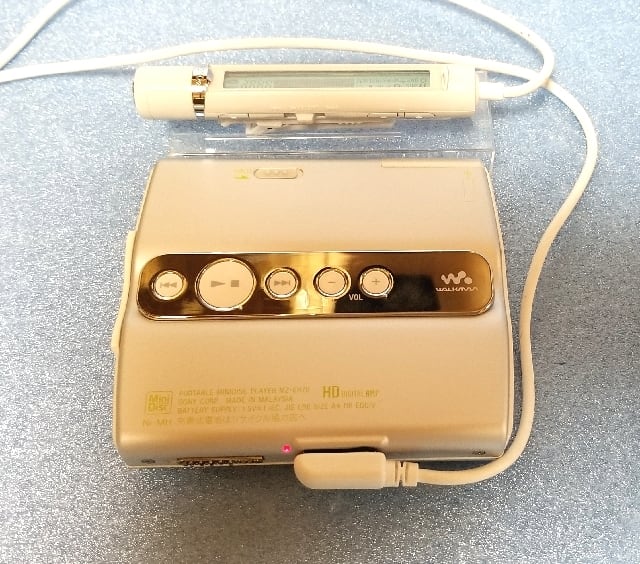 SONY リモコン・イヤフォン付き Hi-MD、MDLP対応 ポータブル MD