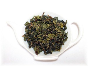 【安渓鉄観音 2020年新茶】：清香な花の香りに、濃厚な味わいと余韻が特徴。