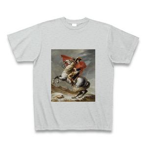 サン・ベルナール峠を越えるナポレオン・ボナパルト（ジャック＝ルイ・ダヴィッド ）：厳選名画Tシャツコレクション（グレー）