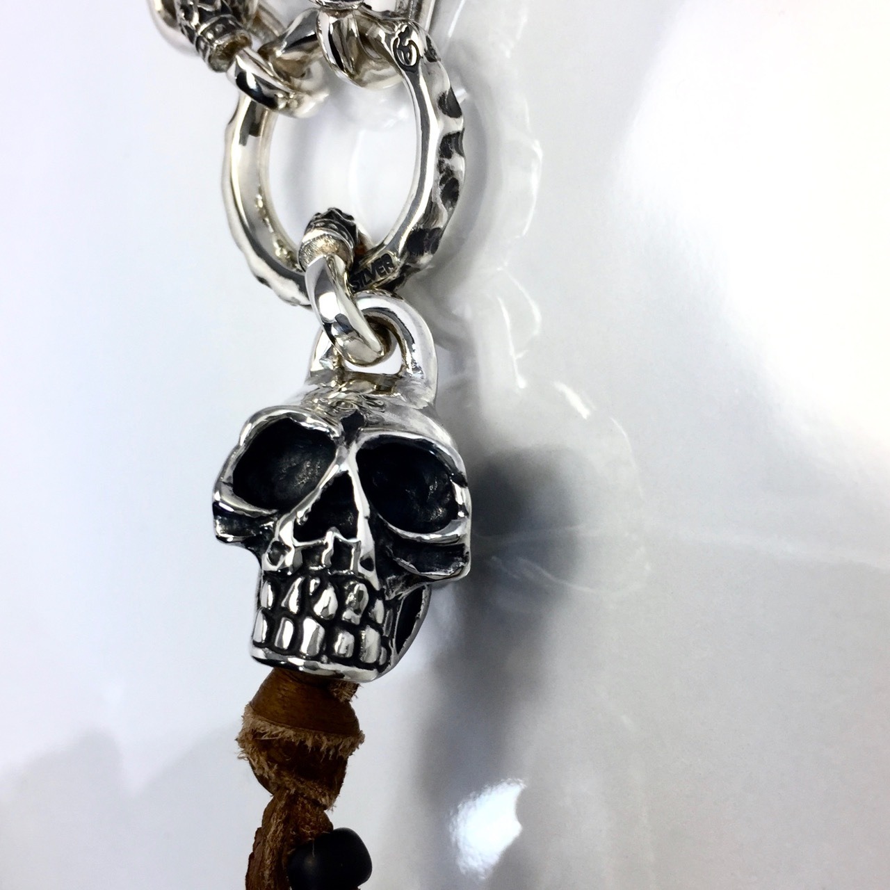 LEATHER NECKLACE 2 BEADS [SKULL & WOLVES] / スカル＆ウルヴスレザーネックレス