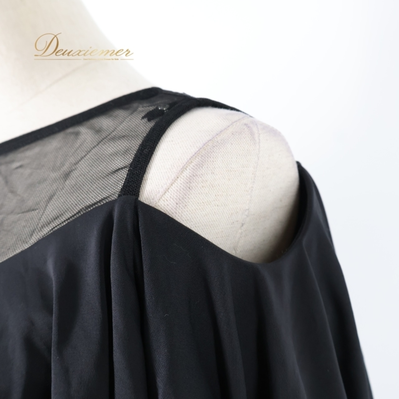 社交ダンス 衣装 トップス ブラウス ブラック系 チャコット Chacott 黒 無地 シンプル 練習 レッスン フリル 伸縮 ストレッチ メッシュ生地 日本製 透け感 上品 ダンス衣装 イベント ステージ かわいい オールブラック