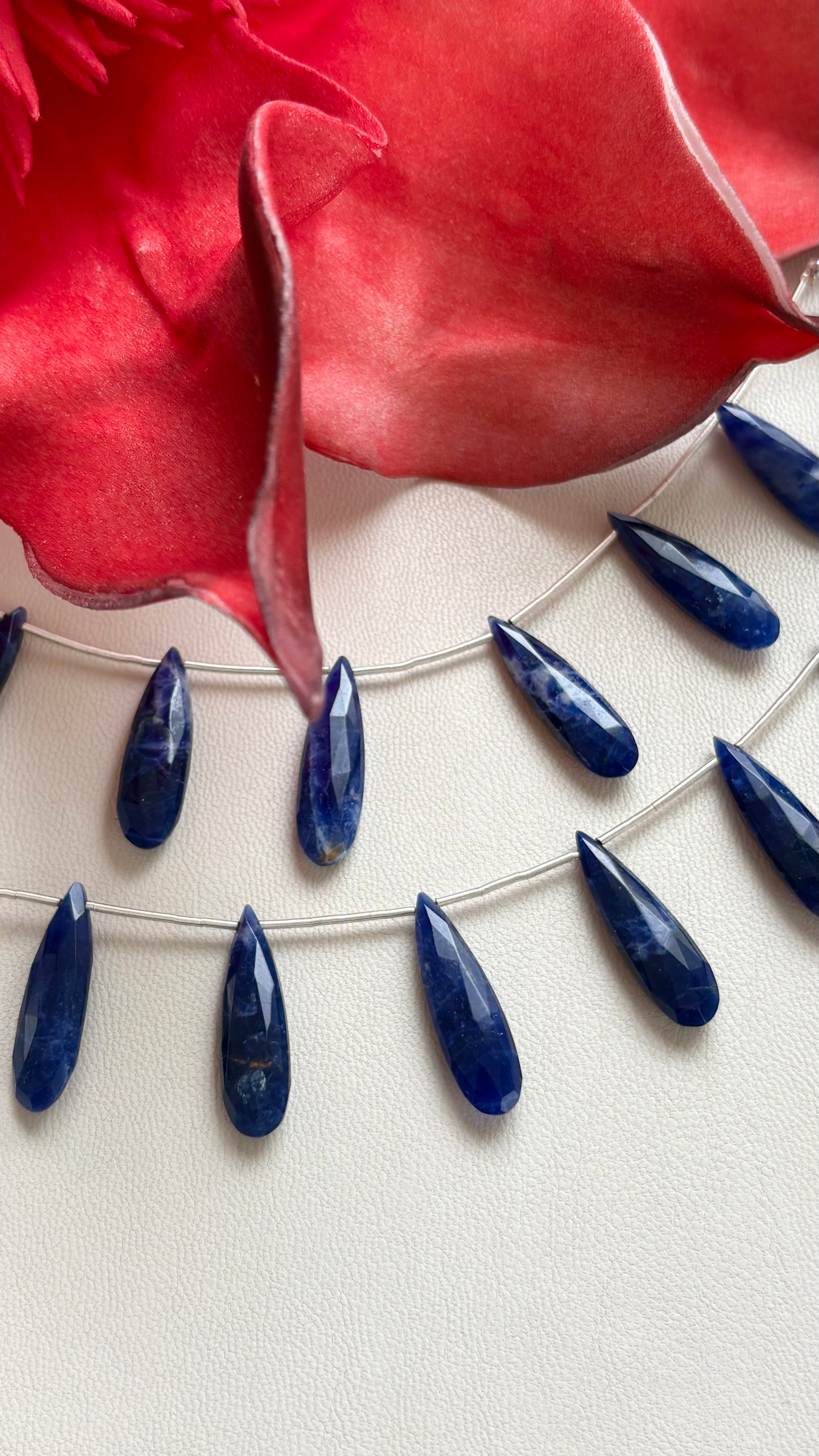 Sodalite Long Briolette Cut / ソーダライト ロングブリオレットカット