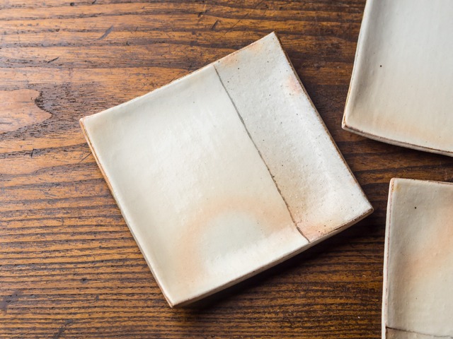 荒鉄線 ４寸菓子皿 （銘々皿・角皿）／古谷 浩一