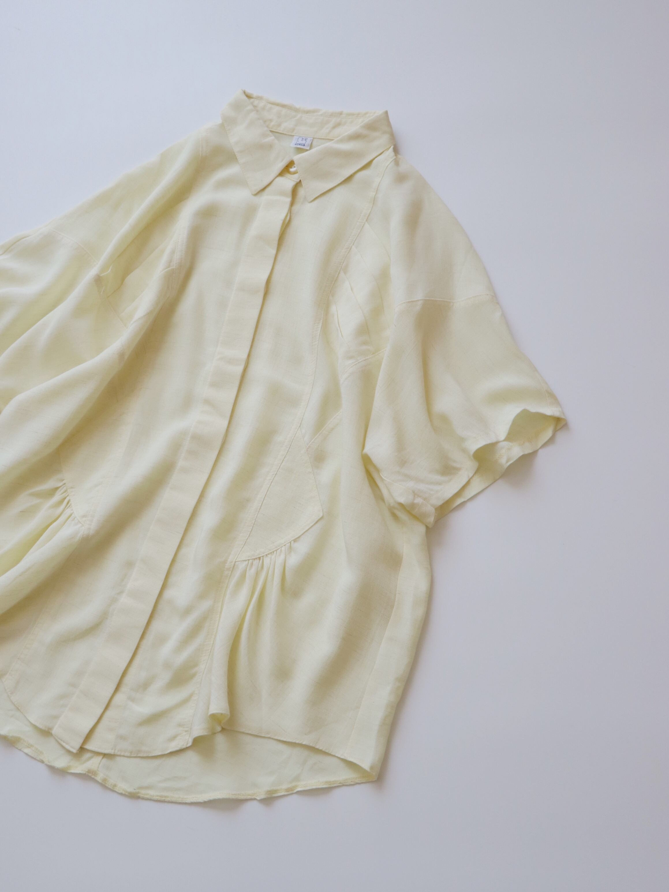 ●tuck & gathered detail dolman sleeve design shirt blouse