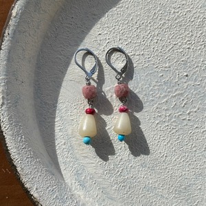 NC26054【ｻｰｼﾞｶﾙｽﾃﾝﾚｽ：ｼﾙﾊﾞｰ】パームツリー×チューライト×レッドカラーカオリン×ターコイズ　ピアス