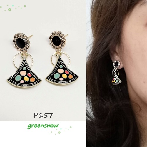 【サージカルステンレス　ピアス】半円ボタン　扇型　ユニーク　イアリング変更可