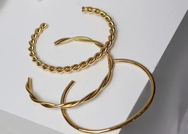 Simple gold bangle / 3TYPE