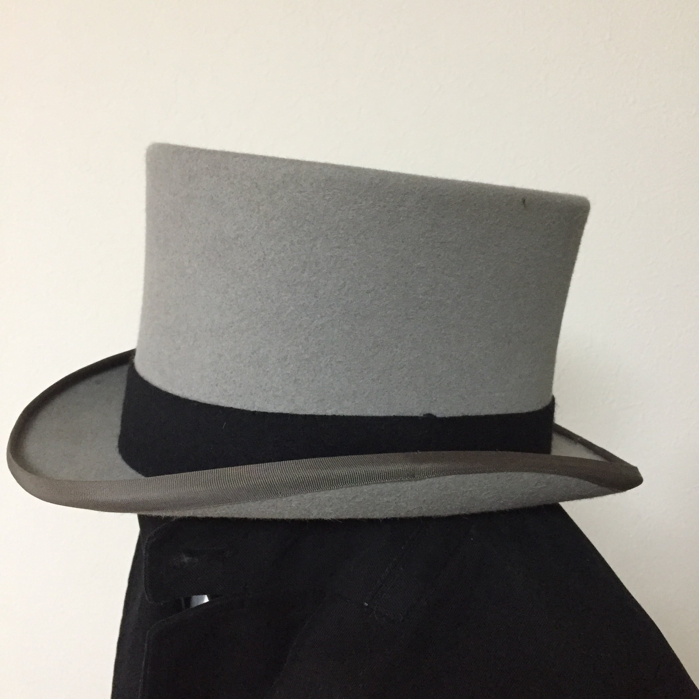 Vintage Ascot Fur Felt Grey Top Hat by Christys Hats | antico