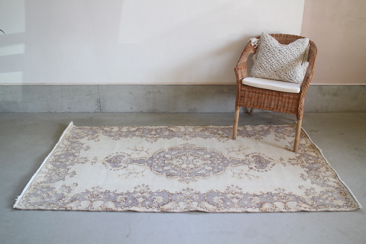 Turkish rug  No339　206×112cm