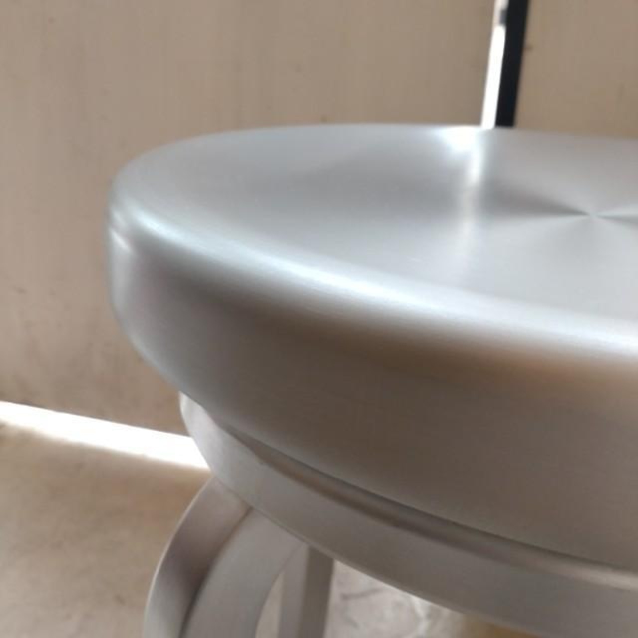 ダルトン　アルミニウムラウンドスツール　S　アメリカンスタイル　カフェ　チェア　椅子　家　ガレージ　ガーデンテラス　リビング　バーベキュー