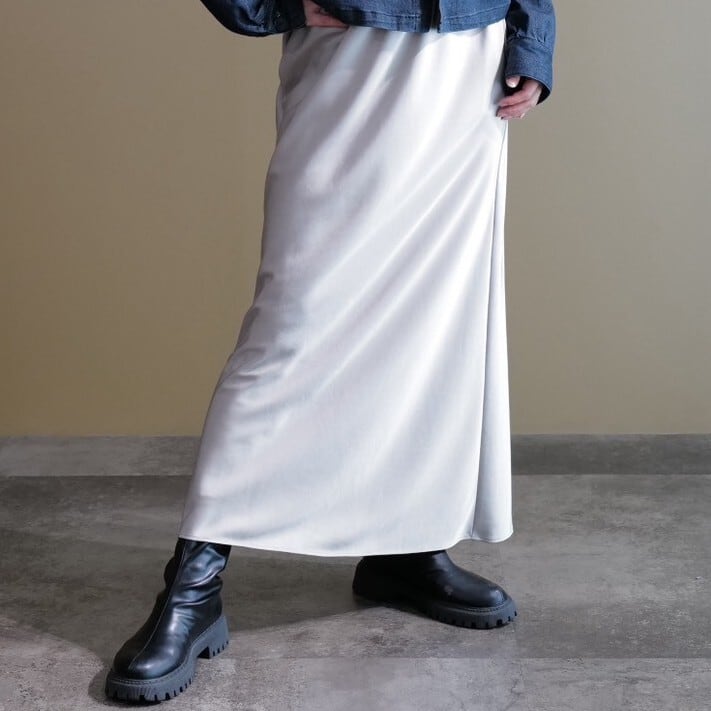 ★サテンシルキータイトスカート(ライトグレー)