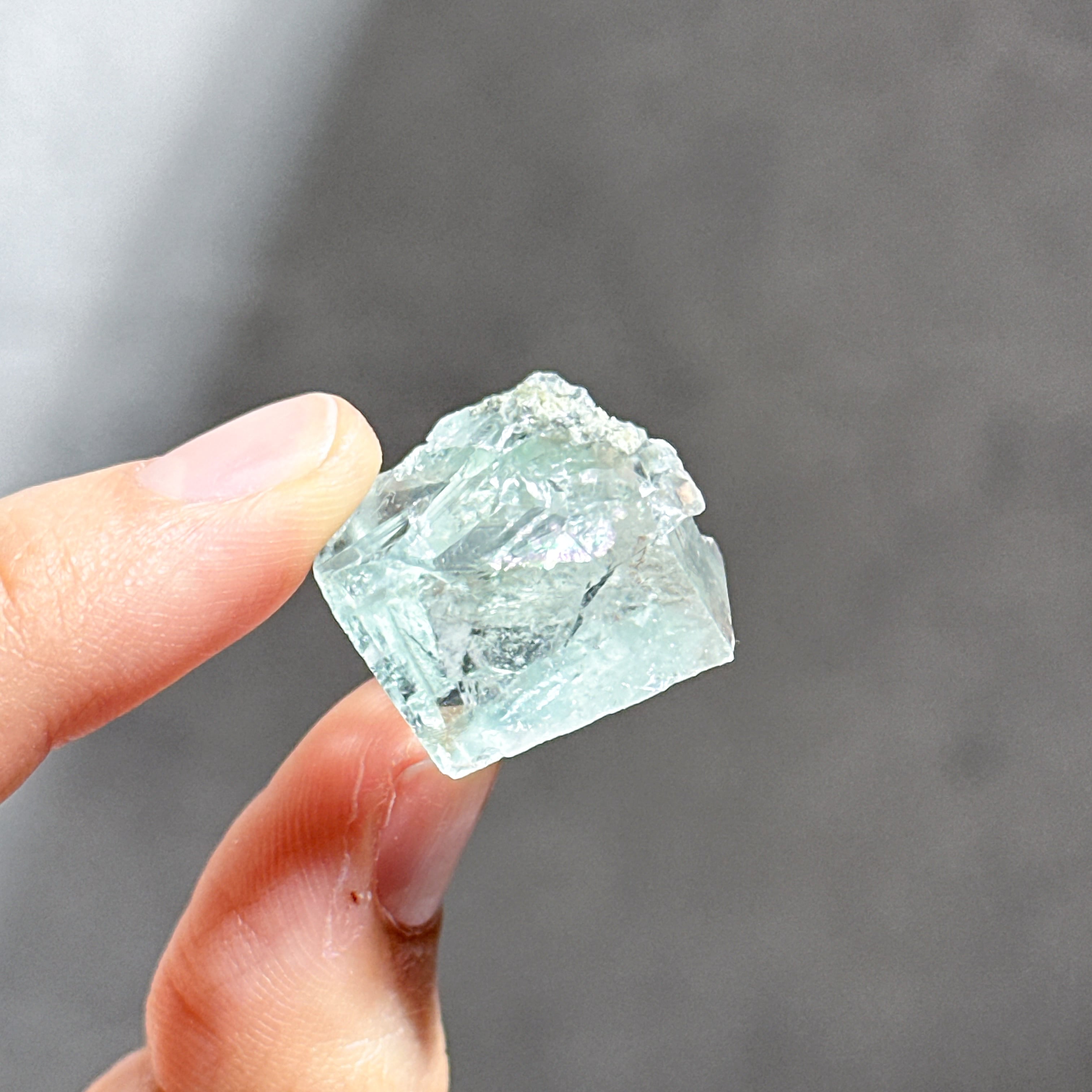 天然石フローライト原石標本F.42 シャンファーリン産フローライト 原石42◇ Fluorite From Xianghualing