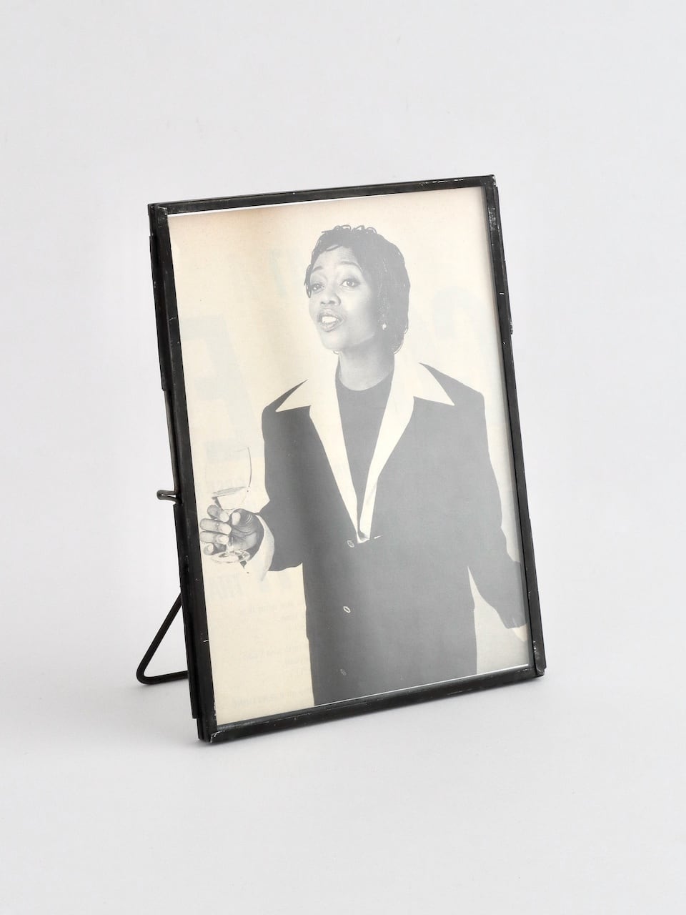 スタンドフォトフレーム M ブラック(18cm)|Danta Stand Frame Medium – Black – NKUKU