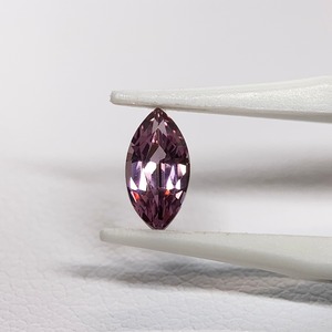 スピネル マーキスカット ルース 0.45ct 紫系 約7mm×3.6mm r-0659