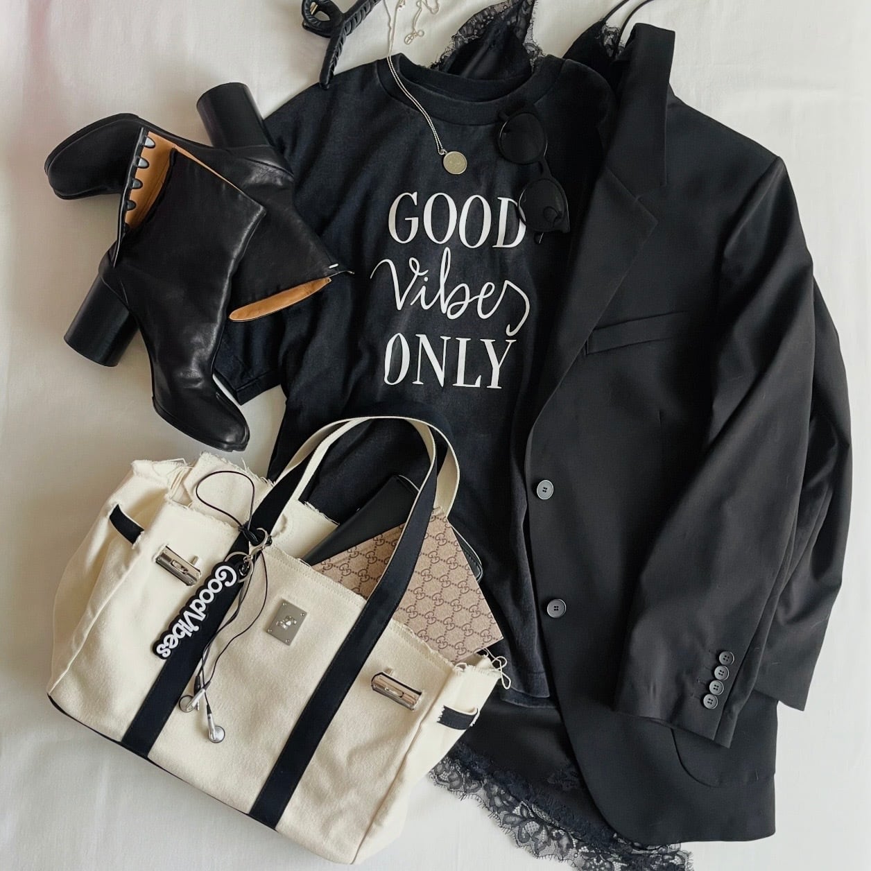 KANAGU tote BAG / raw edge style / black x silver | meong blue