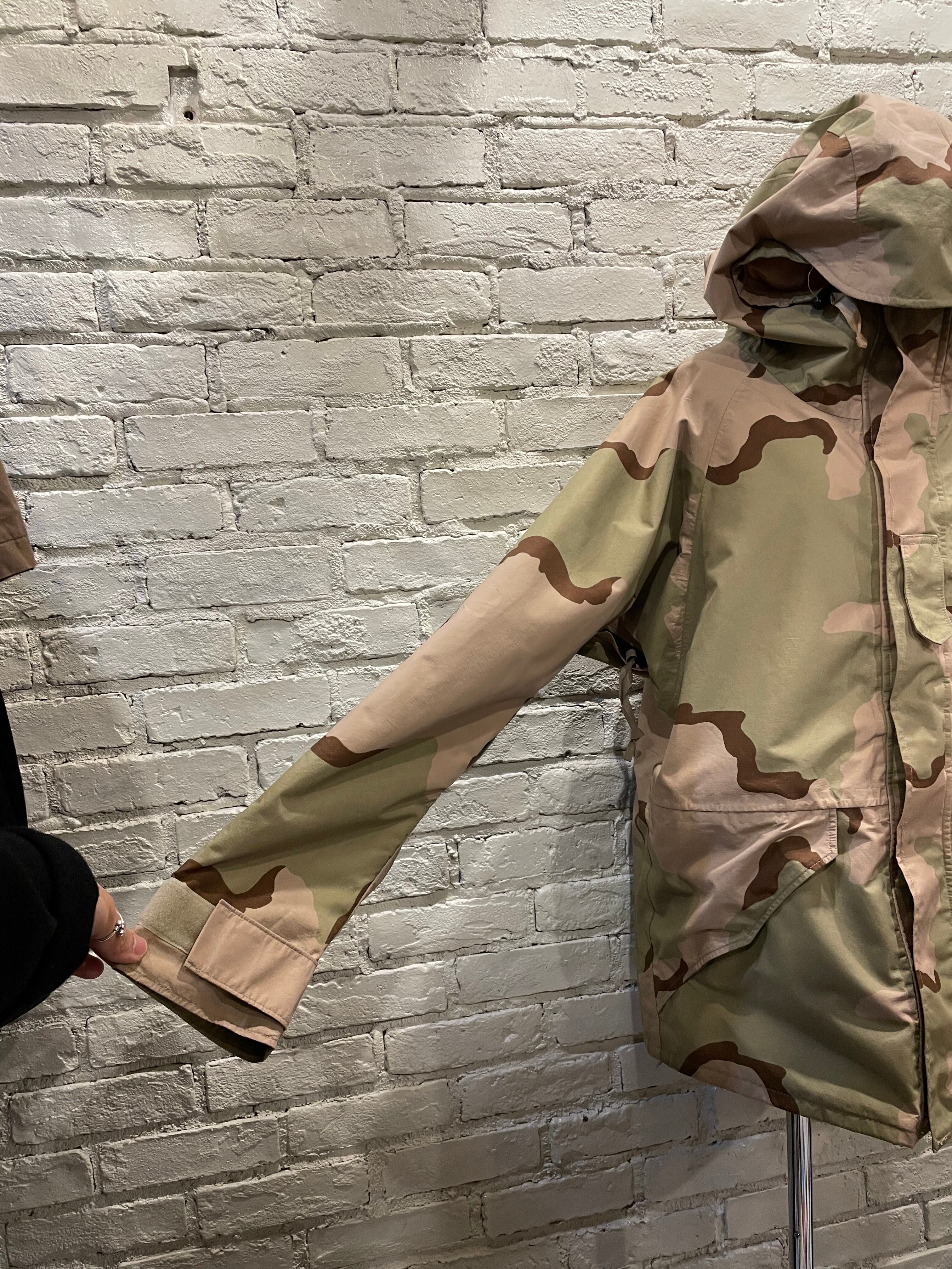 ユニセックス】アメリカ軍 デザートカモ GORE-TEX パーカー 