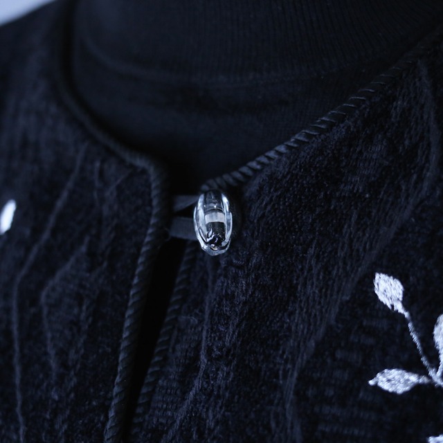 "刺繍" silver reef pattern crystal loop button over wide silhouette no-collar jacket