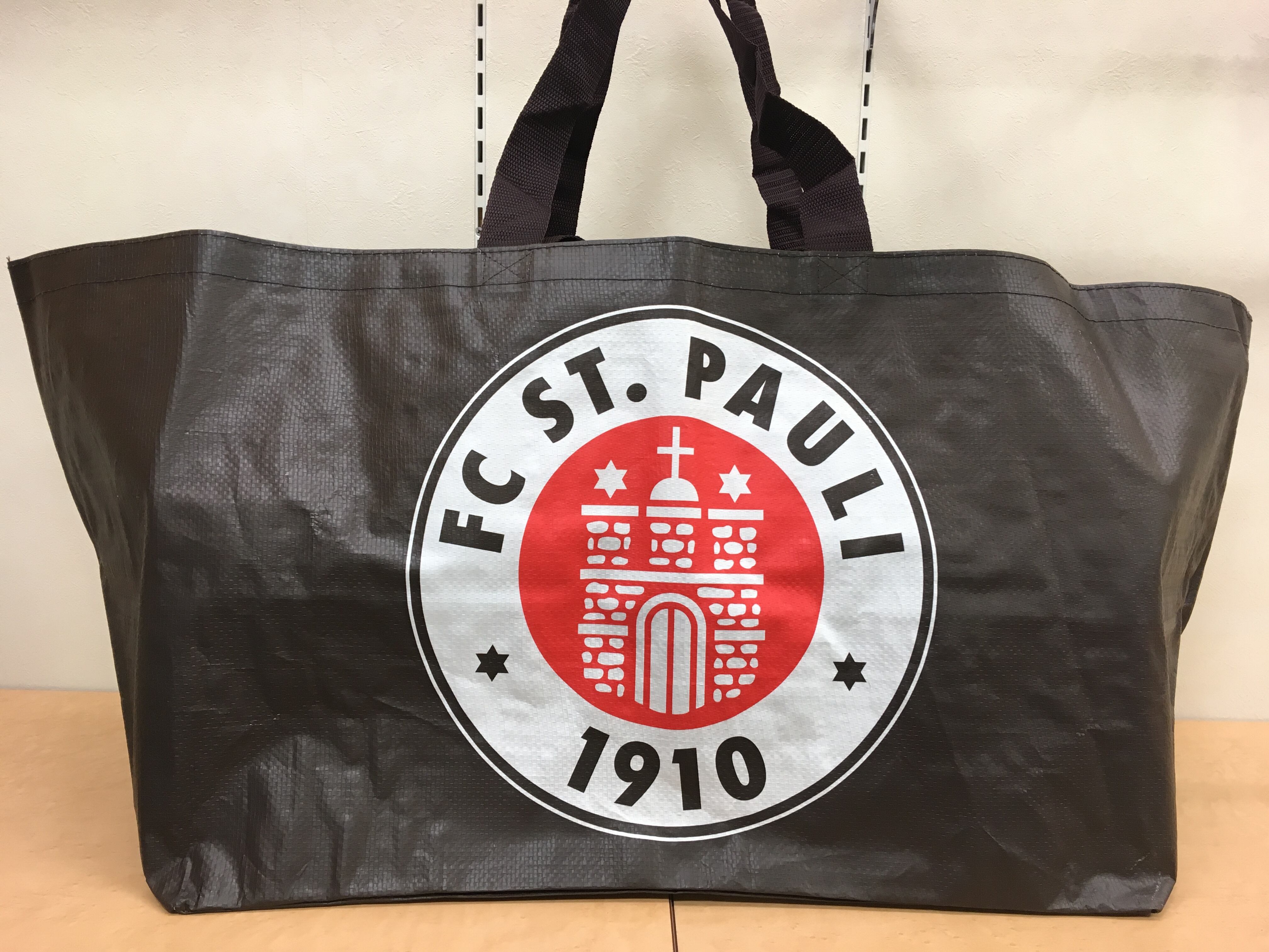 ザンクトパウリ グッズ エコバック チームロゴ 特大ショッピングバッグ Fc St Pauli Freak スポーツウェア通販 海外ブランド 日本国内未入荷 海外直輸入