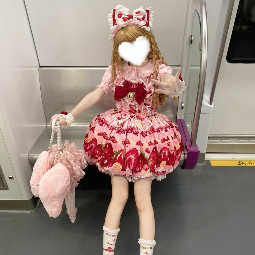 ロリータファッション ゆめかわいい サスペンダースカート いちご柄