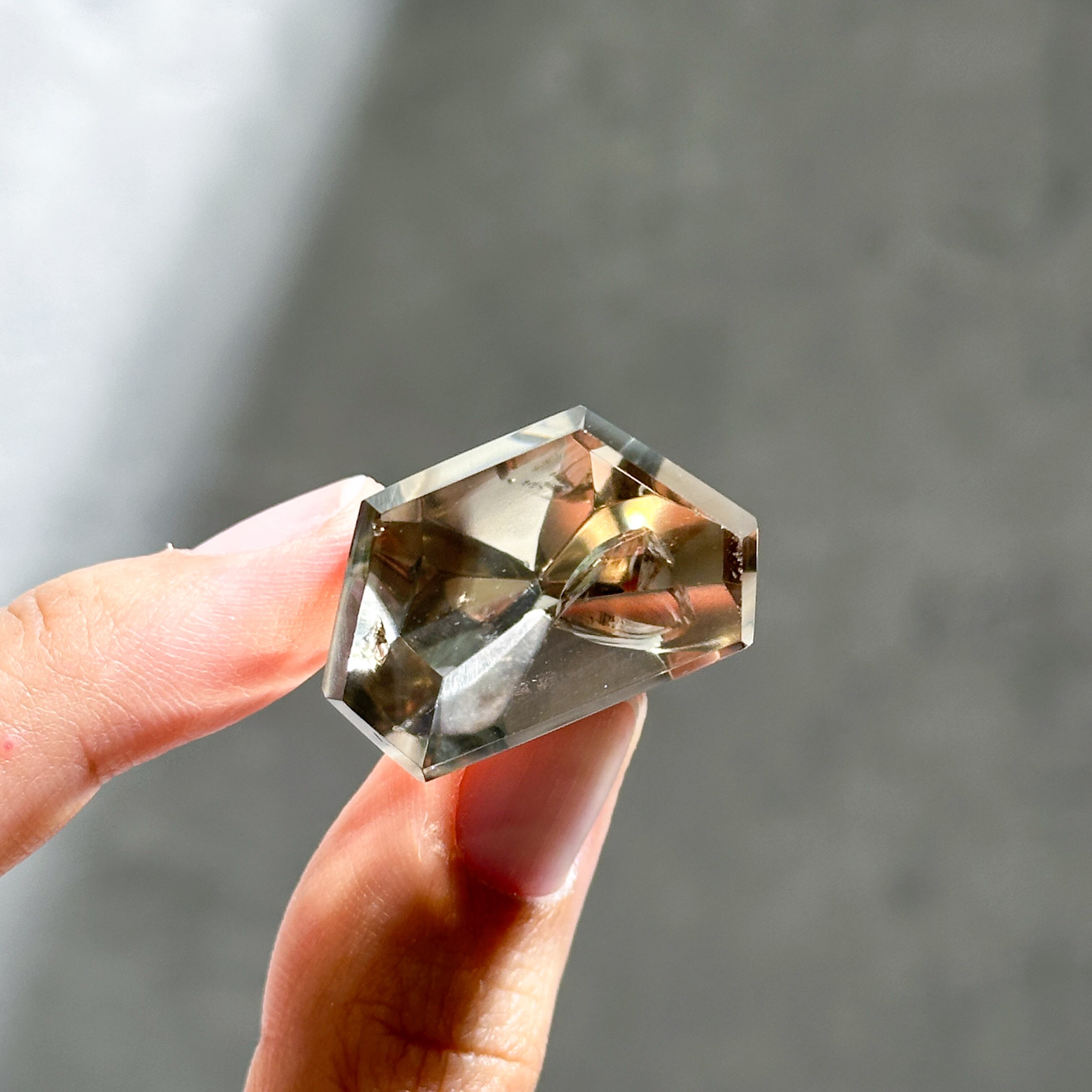 ファントム◎シトリン（黄水晶） タワー 63◇ Citrine ◇ 天然石・鉱物