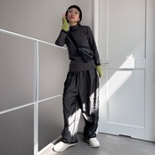 ライン入り配色ハイネック指穴knit/グレー