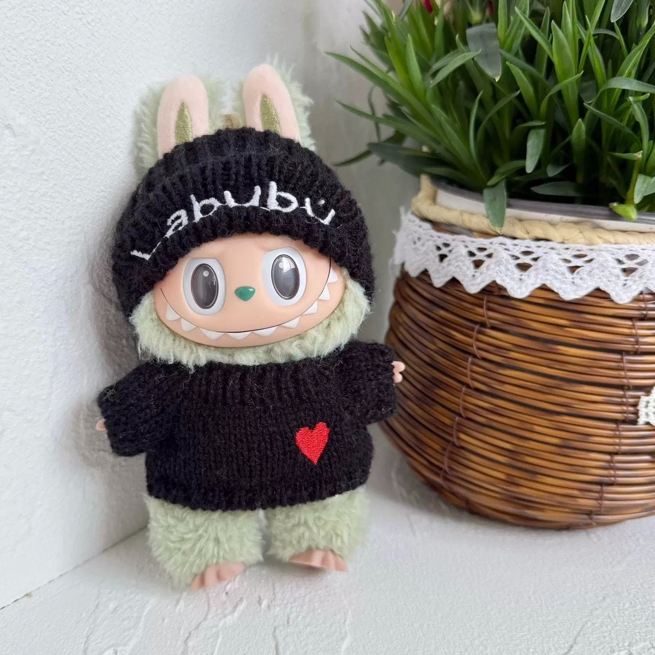 LABUBU 着せ替え 17cm ラブブ服 ブラック 黒 ホワイト 白 ロゴ刺繡入り