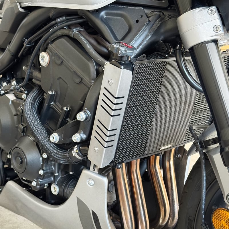 CB1000F '26 ラジエーターサイドカバー ステンレス バイブレーション
