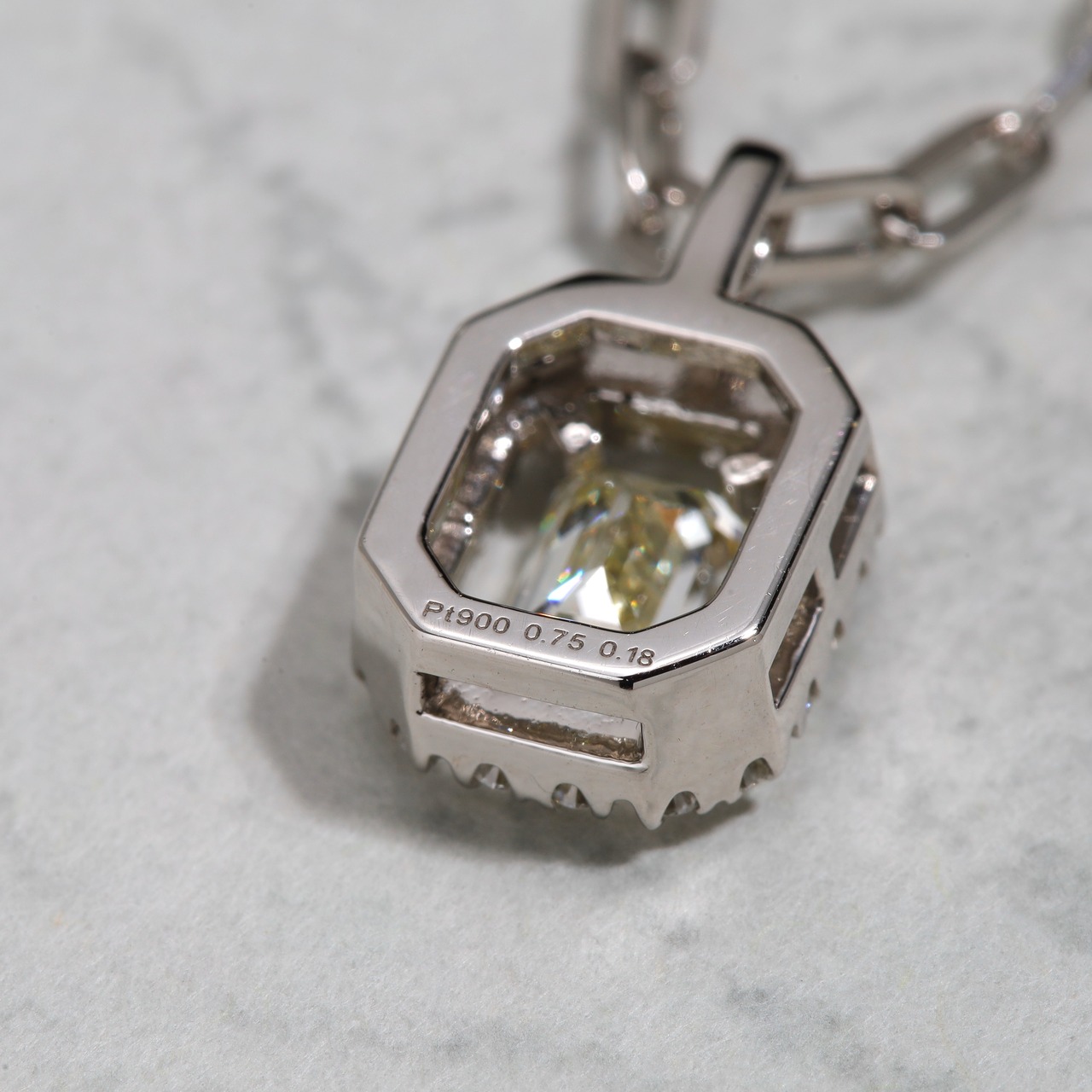 エメラルドカット ダイヤモンド ネックレス N / IF / pt900 / 0.750ct / DA 0.180ct