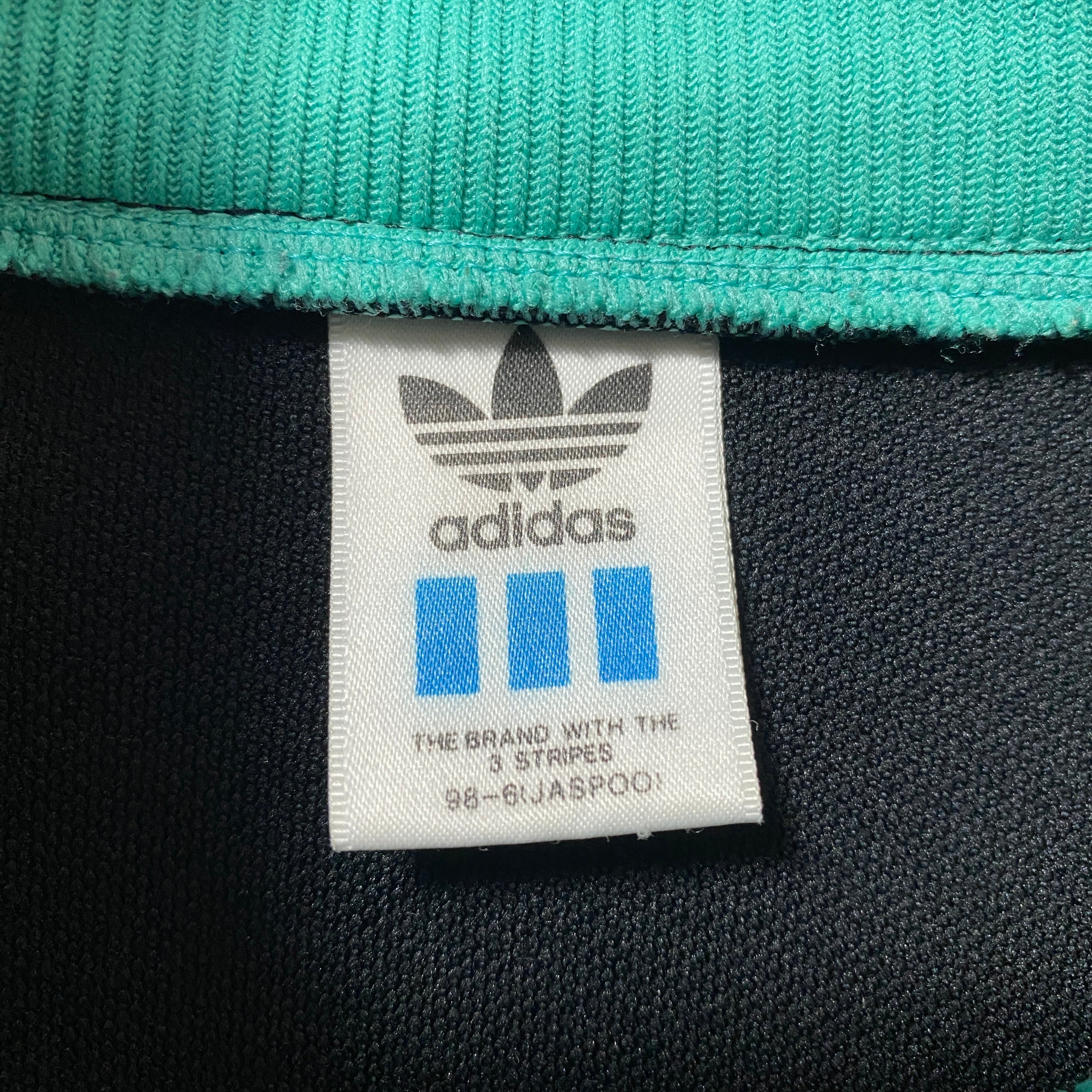や*す様 希少‼️80s Old  デサント製 ワンポイント刺繍 M 80's-90's adidas デサント製アディダス トレフォイル 刺繍ロゴ
