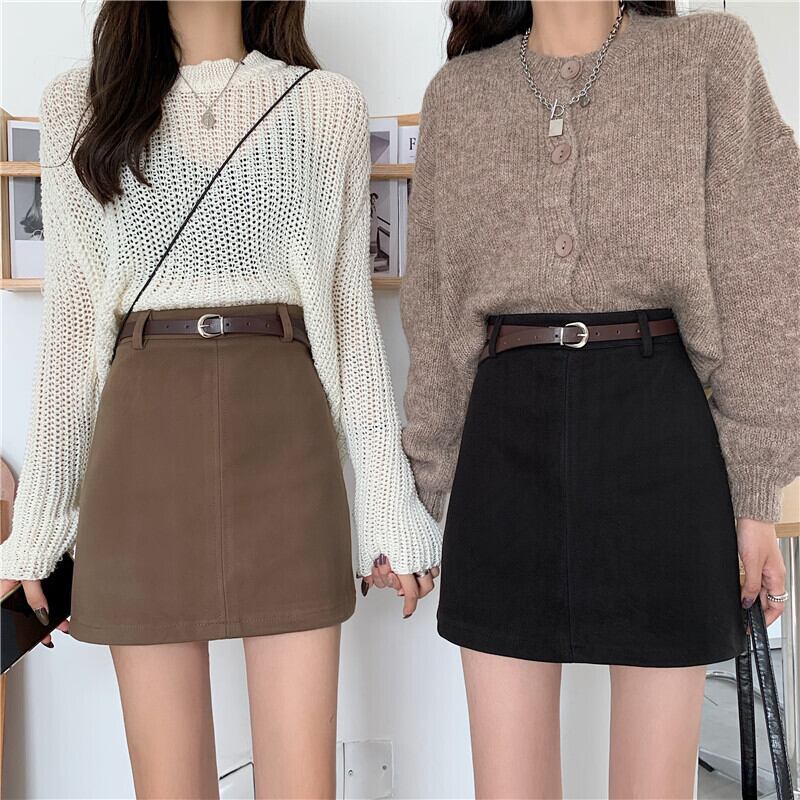 スカート レディース ミニスカート ショート ショート丈 Aライン ハイウエスト 台形 かわいい 大人可愛い カジュアル おしゃれ お洒落 ラブリー キュート ガーリー 主役級 存在感 フェミニン 無地 春 秋 10代 20代 学生 通学 デート お出かけ 女子会 着回し 普段使い 韓国 韓国系 送料無料 ファッション コーデ モテ 体型カバー 美脚 脚長 プチプラ トレンド 流行 インスタ映え S M L 黒 ブラック ブラウン 茶色