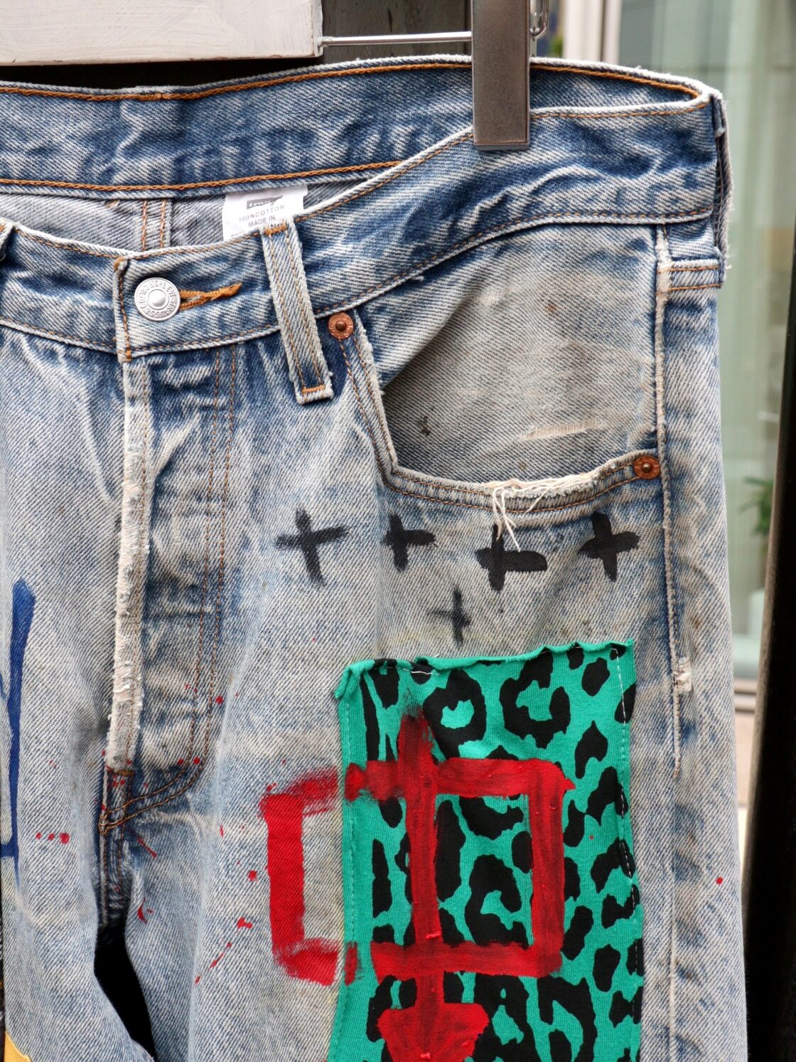 CUSTOM Levi