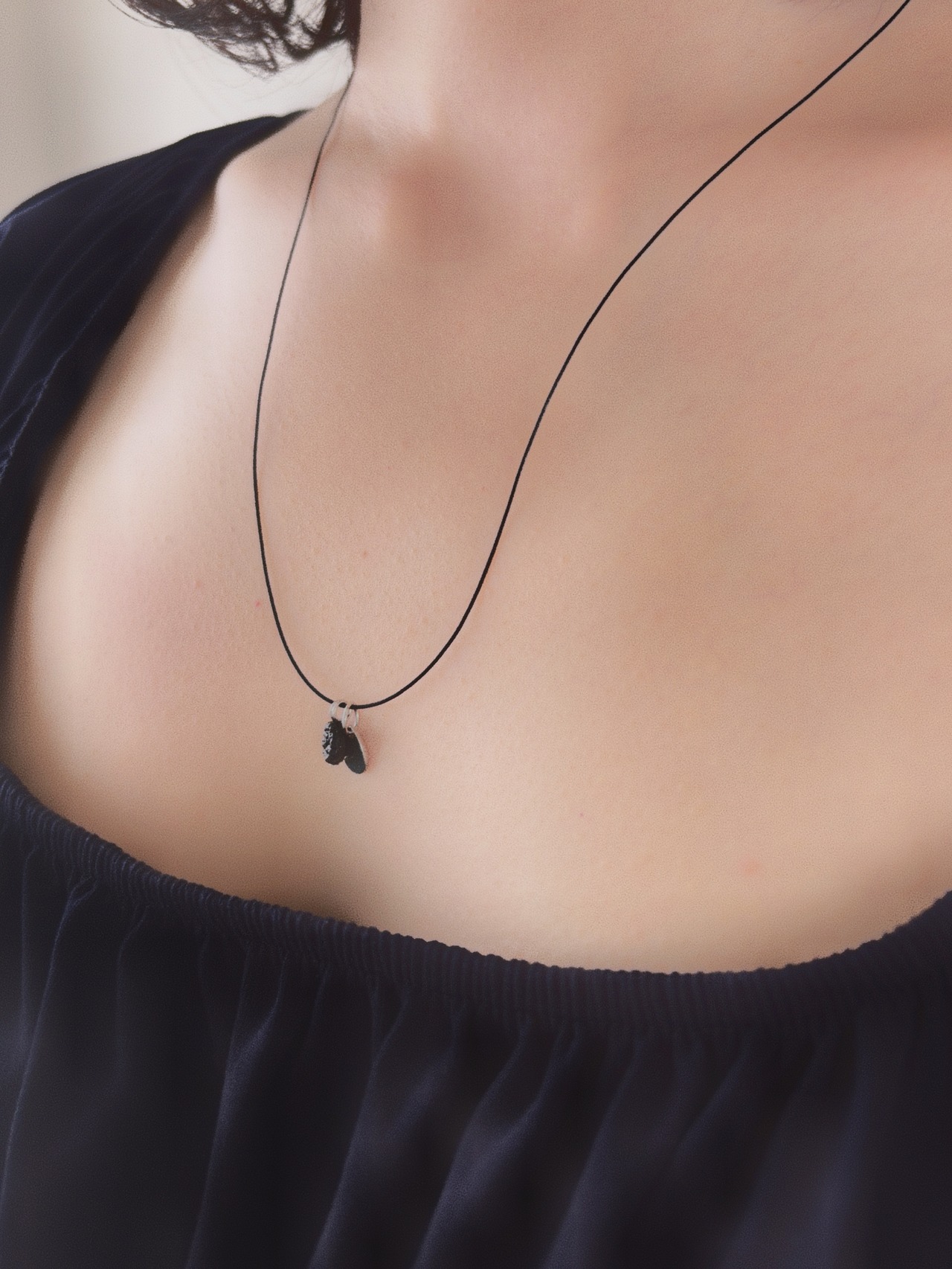 NOIR BEADS NECKLACE